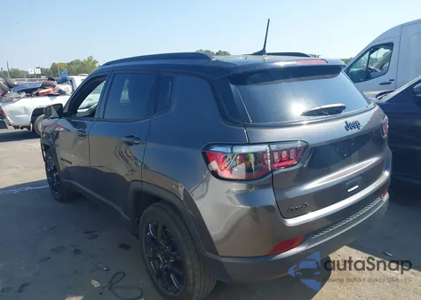 2023 Jeep Compass Altitude 4X4 z USA, uszkodzony, nr VIN 3C4NJDBN2PT512441